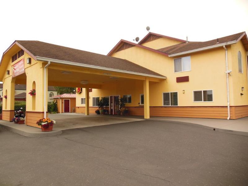 Super 8 By Wyndham Fortuna Exterior foto